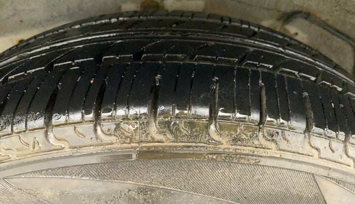 2011 Hyundai i10 SPORTZ 1.2 AT, Petrol, Automatic, 70,932 km, Right Rear Tyre Tread