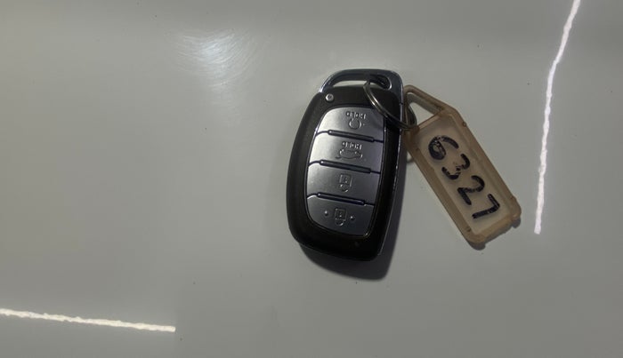 2022 Hyundai VENUE SX (O) 1.0 TURBO DCT, Petrol, Automatic, 37,805 km, Key Close Up