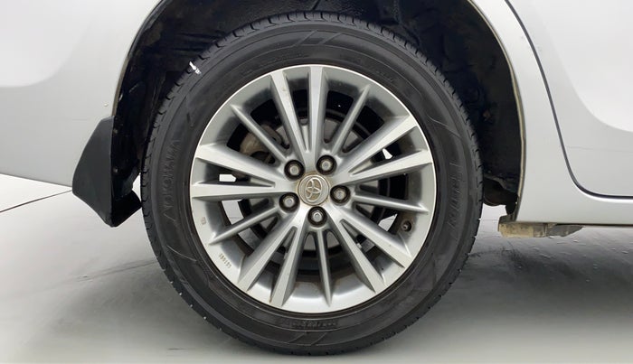 2015 Toyota Corolla Altis VL AT, Petrol, Automatic, 85,879 km, Right Rear Wheel
