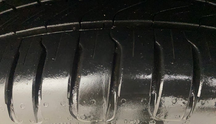 2020 Hyundai VENUE SX PLUS 1.0 TURBO DCT, Petrol, Automatic, 38,892 km, Right Front Tyre Tread