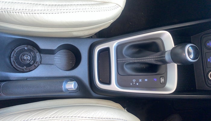 2020 Hyundai VENUE SX PLUS 1.0 TURBO DCT, Petrol, Automatic, 38,892 km, Gear Lever