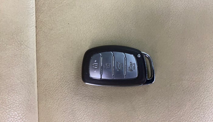 2020 Hyundai VENUE SX PLUS 1.0 TURBO DCT, Petrol, Automatic, 38,892 km, Key Close Up