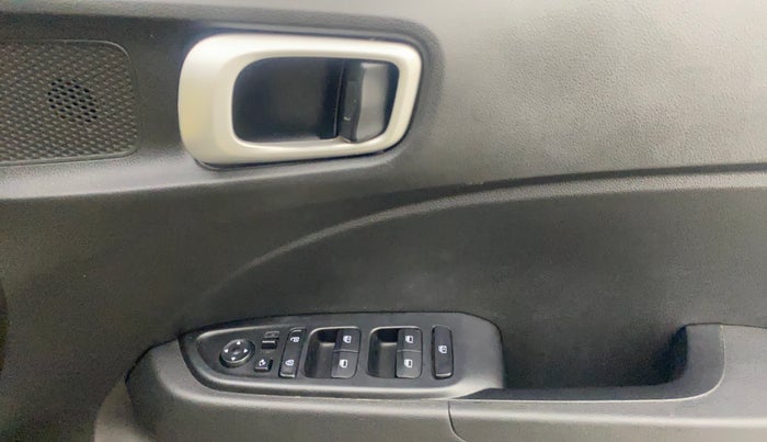 2020 Hyundai VENUE SX PLUS 1.0 TURBO DCT, Petrol, Automatic, 38,892 km, Driver Side Door Panels Control