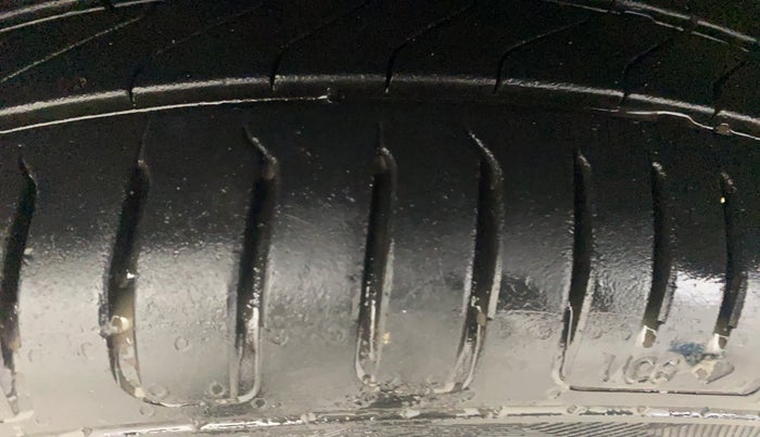 2020 Hyundai VENUE SX PLUS 1.0 TURBO DCT, Petrol, Automatic, 38,892 km, Right Rear Tyre Tread