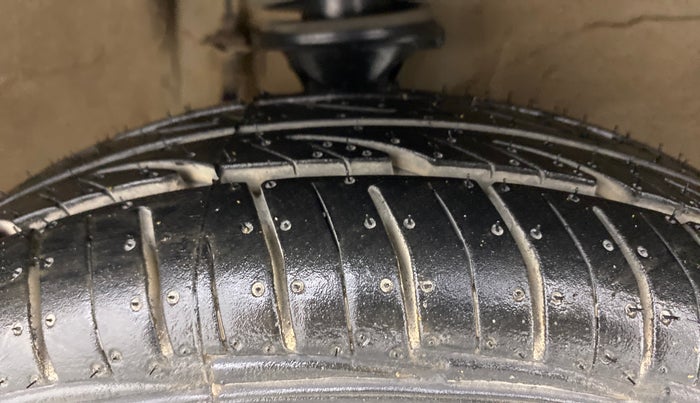 2012 Maruti Alto LXI, Petrol, Manual, 69,943 km, Right Front Tyre Tread