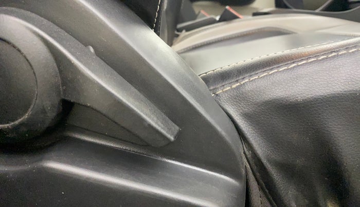 2022 Tata ALTROZ XT PETROL, Petrol, Manual, 55,288 km, Driver Side Adjustment Panel