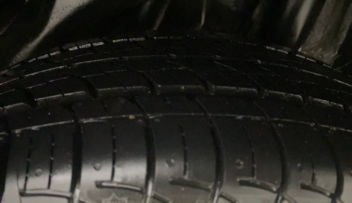 2013 Honda Amaze 1.2L I-VTEC S, Petrol, Manual, 26,855 km, Left Rear Tyre Tread