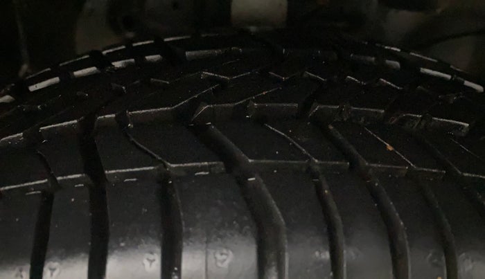 2013 Honda Amaze 1.2L I-VTEC S, Petrol, Manual, 26,855 km, Right Front Tyre Tread