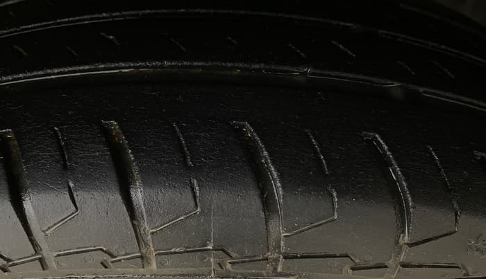 2023 Maruti Dzire VXI, Petrol, Manual, 40,301 km, Right Front Tyre Tread