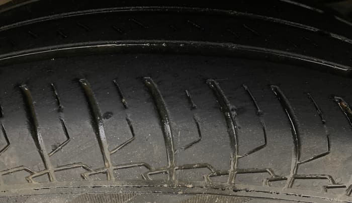 2023 Maruti Dzire VXI, Petrol, Manual, 40,301 km, Left Rear Tyre Tread
