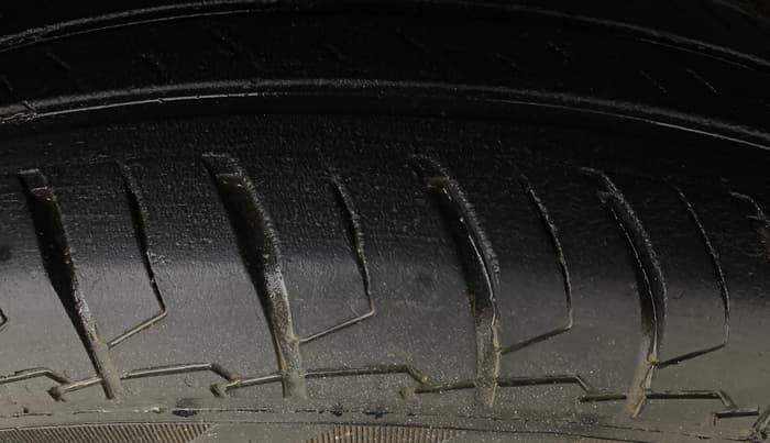 2023 Maruti Dzire VXI, Petrol, Manual, 40,301 km, Left Front Tyre Tread