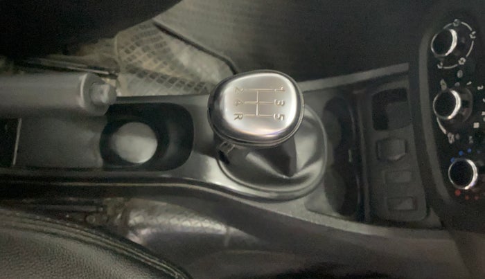 2020 Renault Duster RXS 1.5 PETROL MT, Petrol, Manual, 49,682 km, Gear Lever