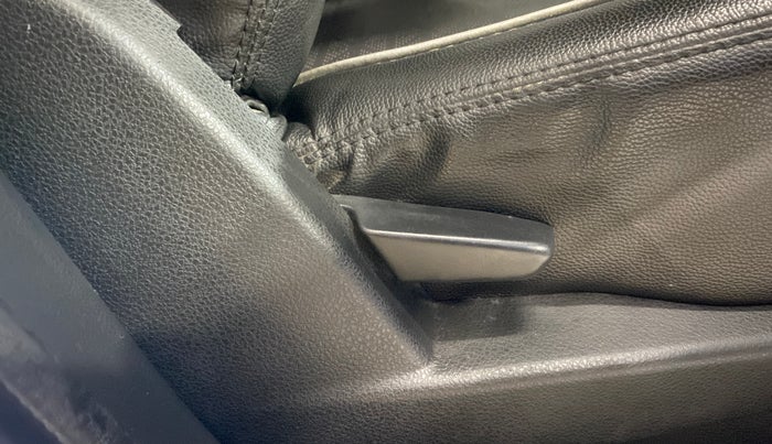 2020 Renault Duster RXS 1.5 PETROL MT, Petrol, Manual, 49,682 km, Driver Side Adjustment Panel