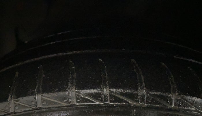 2022 Hyundai GRAND I10 NIOS SPORTZ 1.2 KAPPA VTVT CNG, CNG, Manual, 70,913 km, Left Front Tyre Tread