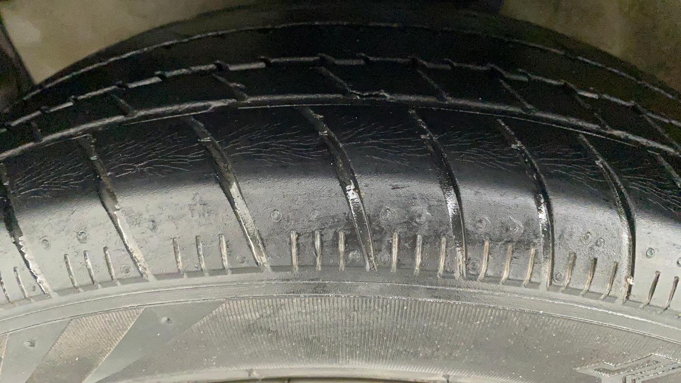 2017 Maruti Celerio ZXI OPT AMT, Petrol, Automatic, 33,301 km, Left Front Tyre Tread
