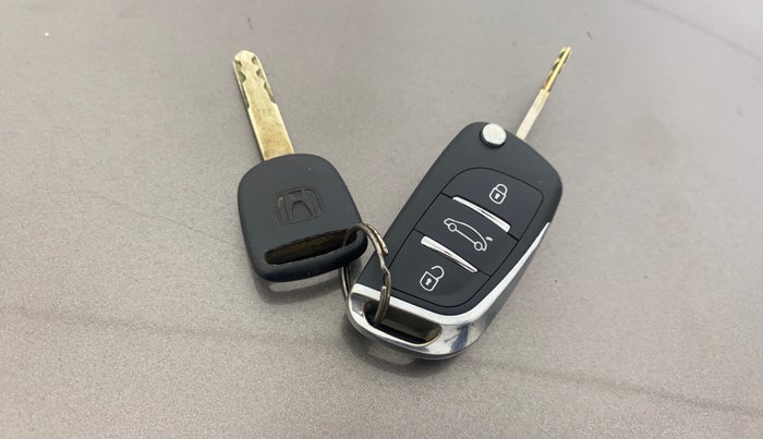 2013 Honda Brio S MT, Petrol, Manual, 86,096 km, Key Close Up