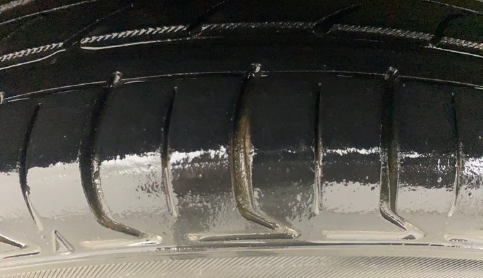 2013 Honda Brio S MT, Petrol, Manual, 86,096 km, Right Rear Tyre Tread