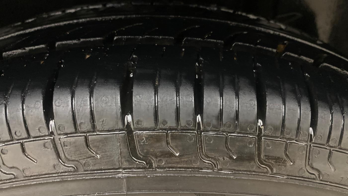 2018 Maruti Dzire VXI AMT, Petrol, Automatic, 88,575 km, Left Rear Tyre Tread