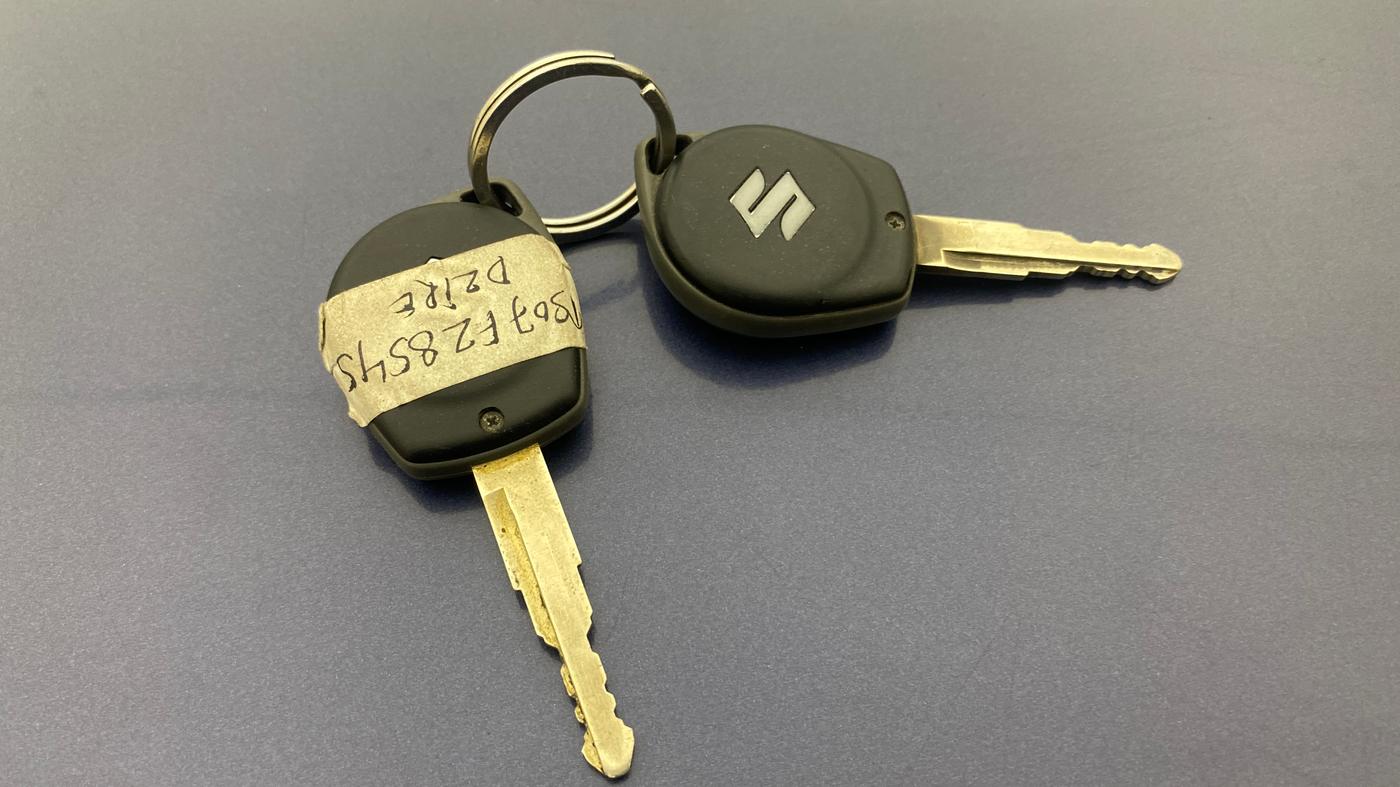 2018 Maruti Dzire VXI AMT, Petrol, Automatic, 88,575 km, Key Close Up