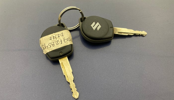 2018 Maruti Dzire VXI AMT, Petrol, Automatic, 88,575 km, Key Close Up