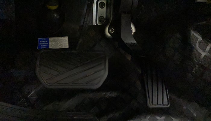 2016 Maruti Swift Dzire ZDI AMT, Diesel, Automatic, 85,399 km, Pedals