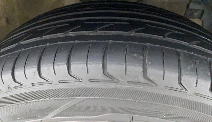 2016 Maruti Swift Dzire ZDI AMT, Diesel, Automatic, 85,399 km, Right Front Tyre Tread