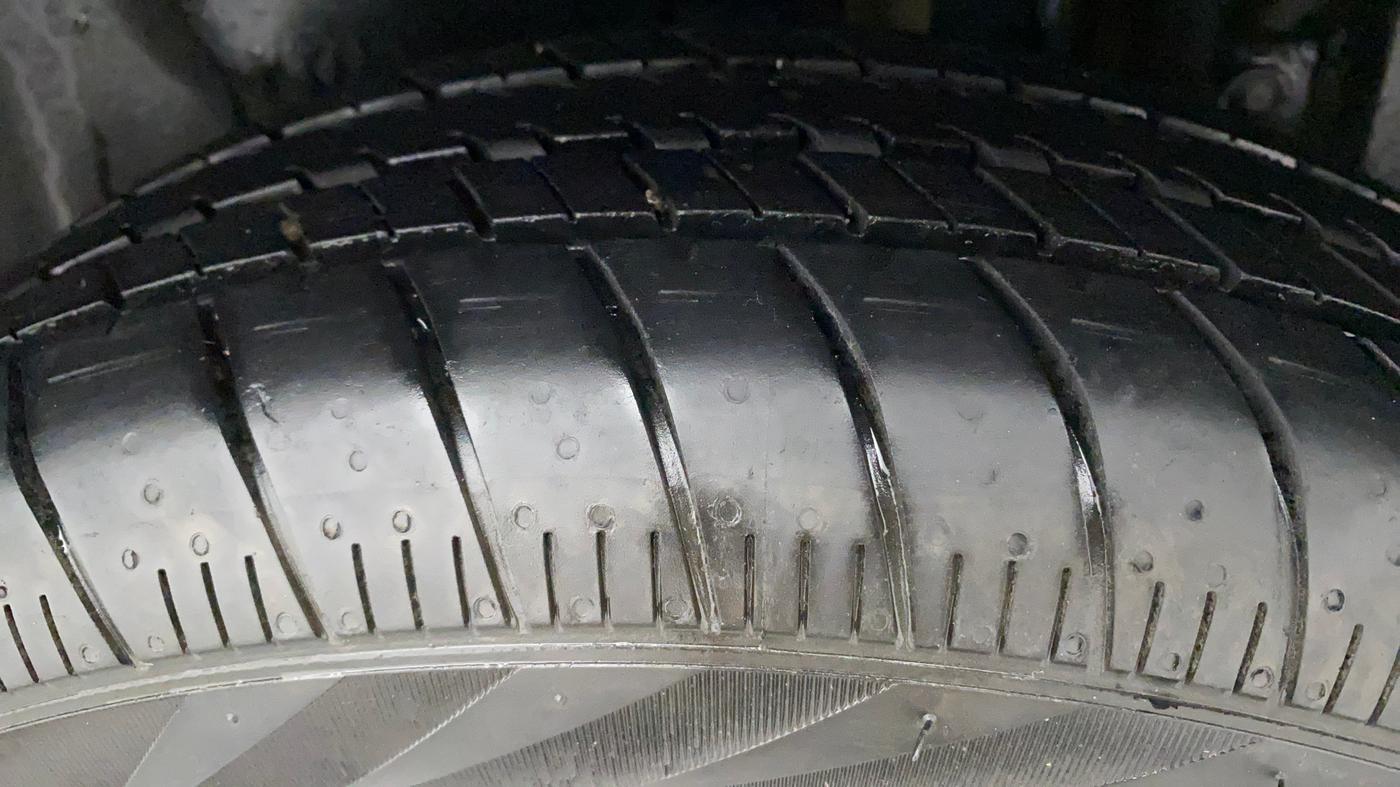 2016 Maruti Swift Dzire ZDI AMT, Diesel, Automatic, 85,399 km, Left Rear Tyre Tread