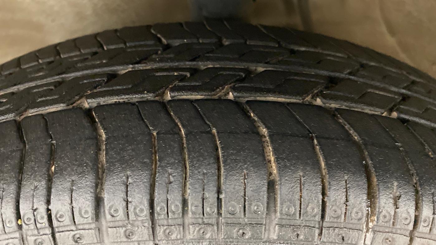 2011 Maruti Zen Estilo LXI, Petrol, Manual, 84,381 km, Right Front Tyre Tread