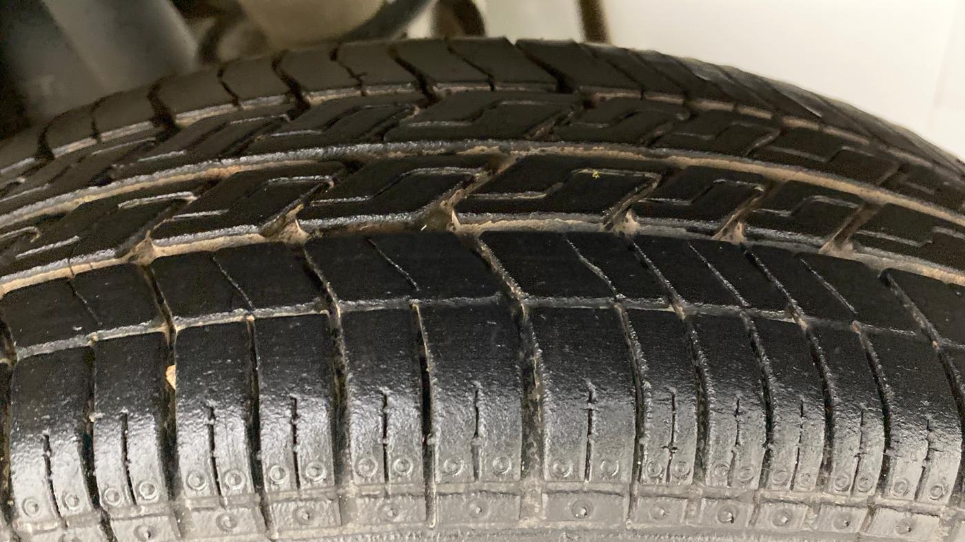 2011 Maruti Zen Estilo LXI, Petrol, Manual, 84,381 km, Left Rear Tyre Tread