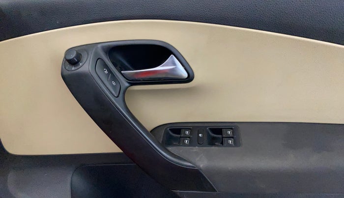 2014 Volkswagen Polo HIGHLINE1.2L, Petrol, Manual, 58,923 km, Driver Side Door Panels Control