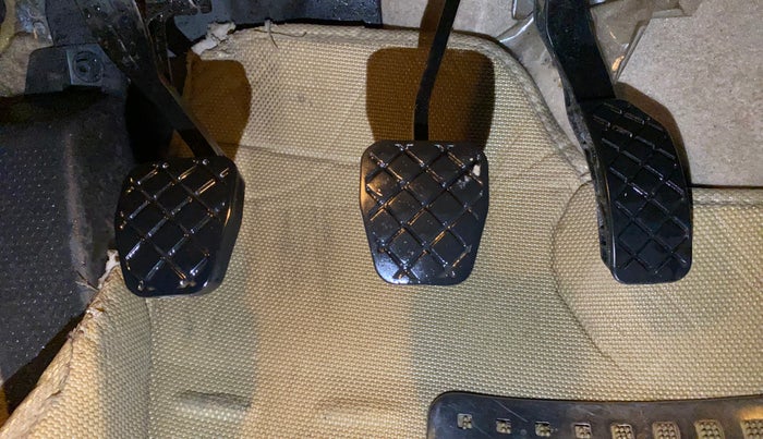 2014 Volkswagen Polo HIGHLINE1.2L, Petrol, Manual, 58,923 km, Pedals