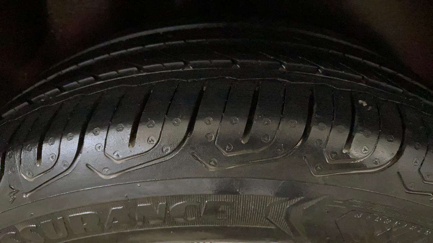 2014 Volkswagen Polo HIGHLINE1.2L, Petrol, Manual, 58,923 km, Right Rear Tyre Tread