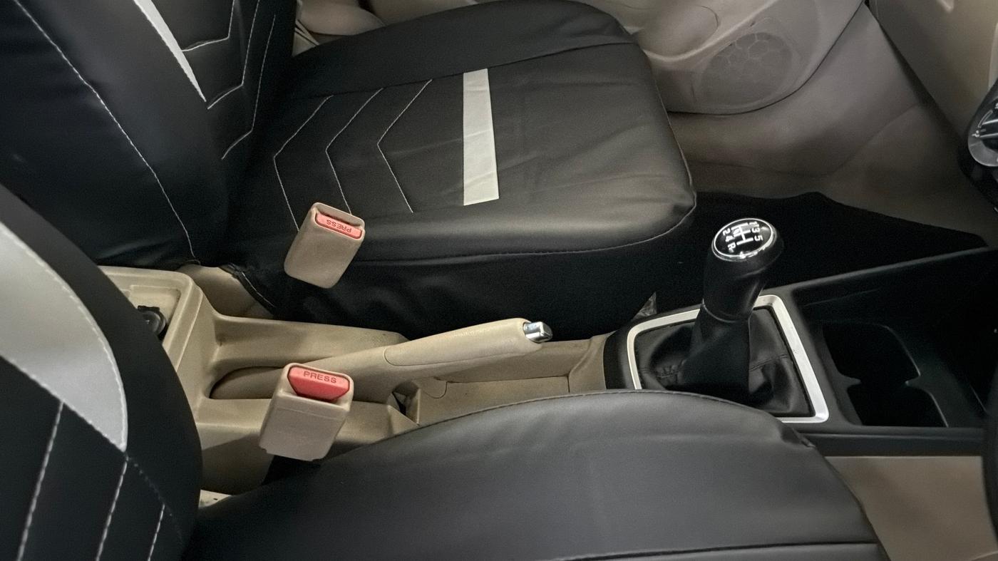 2022 Maruti Dzire VXI CNG, CNG, Manual, 50,497 km, Gear Lever
