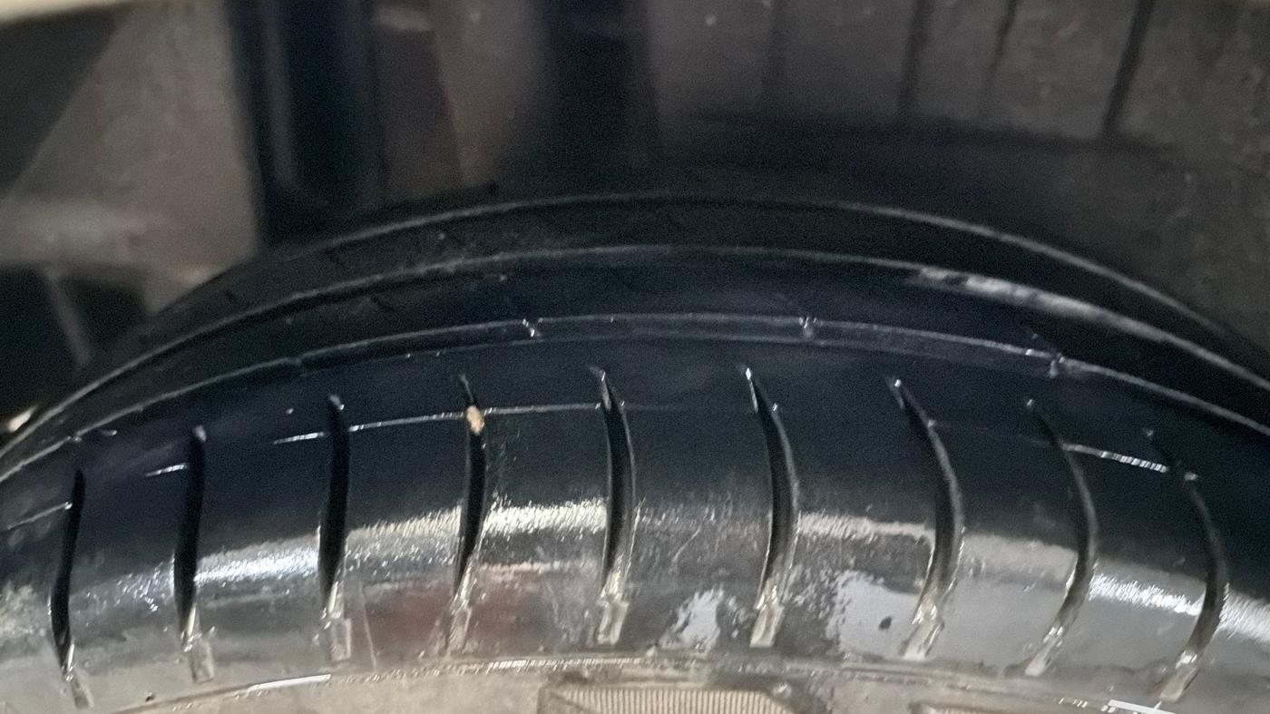 2022 Maruti Dzire VXI CNG, CNG, Manual, 50,497 km, Right Rear Tyre Tread