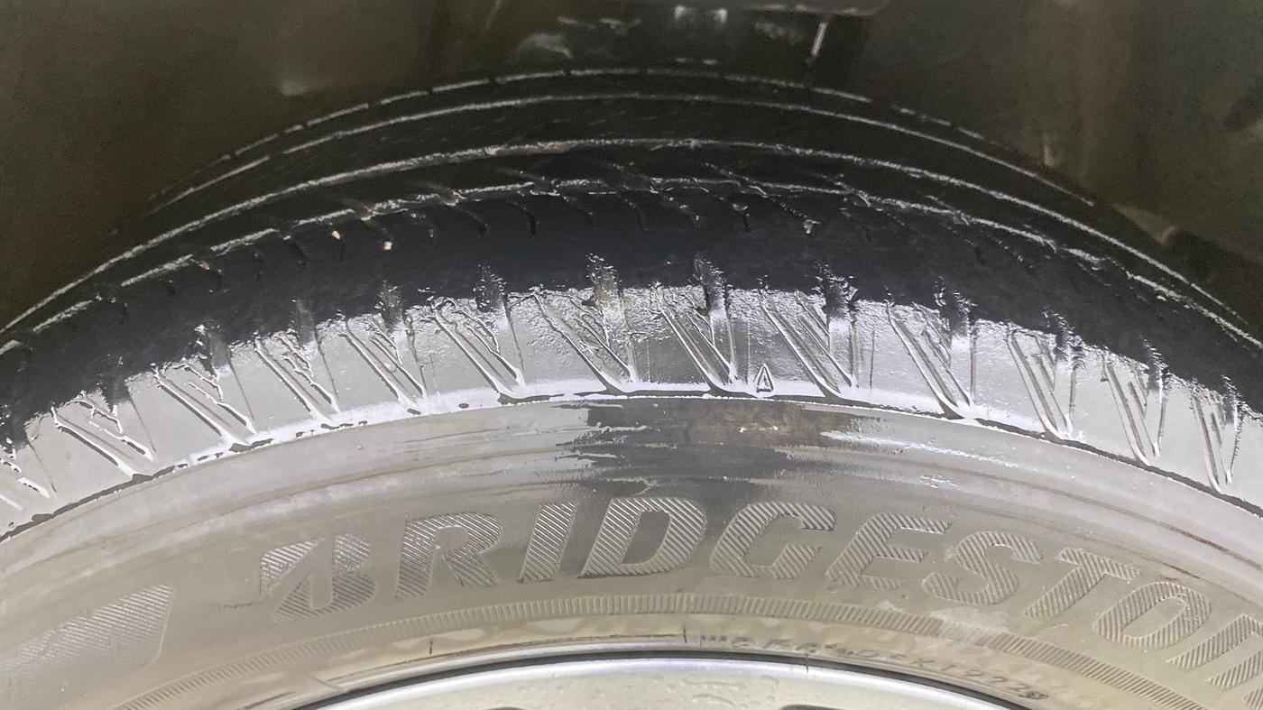 2022 Tata Safari XZA PLUS 6S KAZIRANGA, Diesel, Automatic, 1,15,579 km, Right Front Tyre Tread