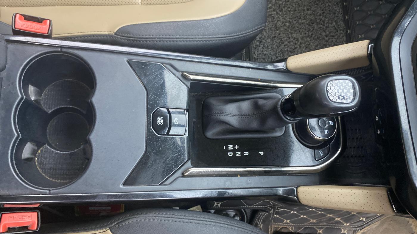2022 Tata Safari XZA PLUS 6S KAZIRANGA, Diesel, Automatic, 1,15,579 km, Gear Lever