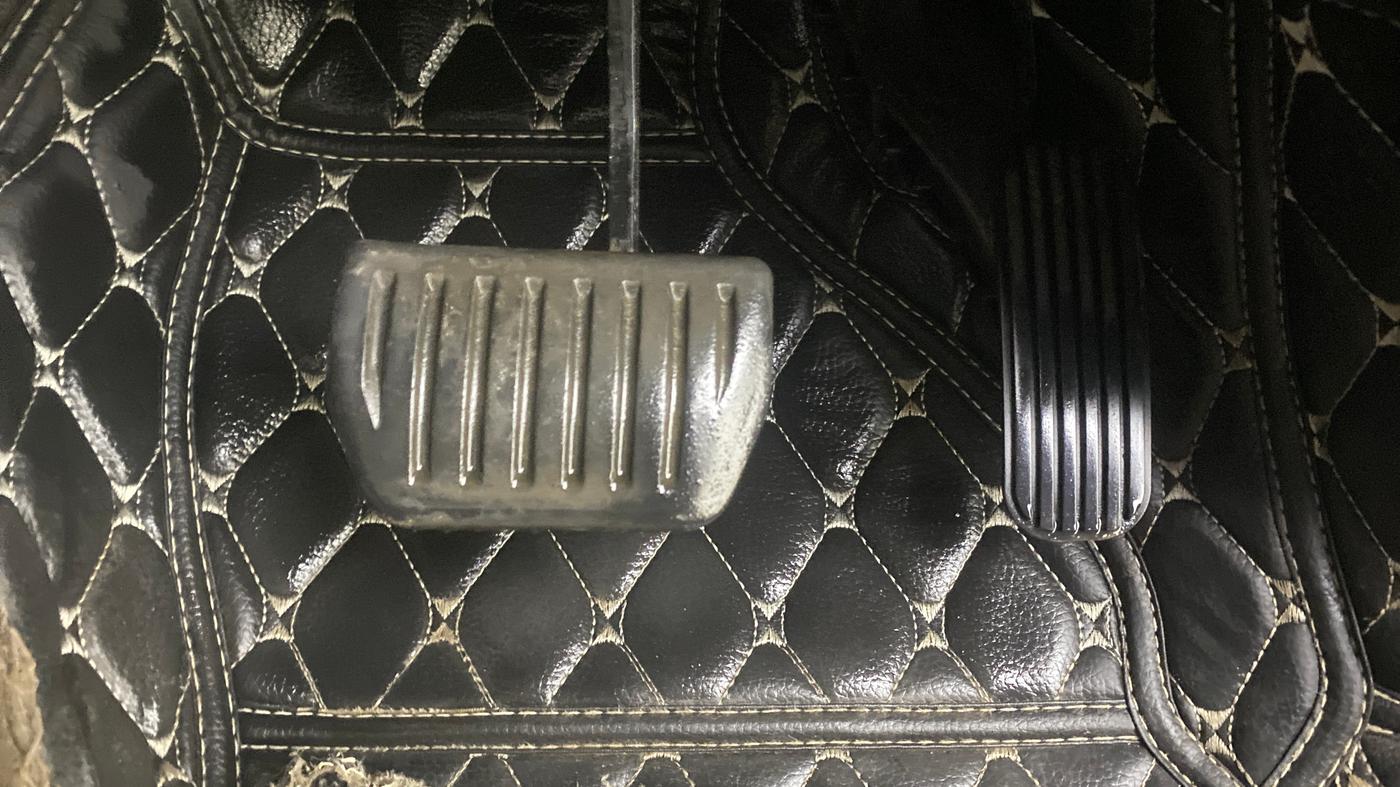 2022 Tata Safari XZA PLUS 6S KAZIRANGA, Diesel, Automatic, 1,15,579 km, Pedals