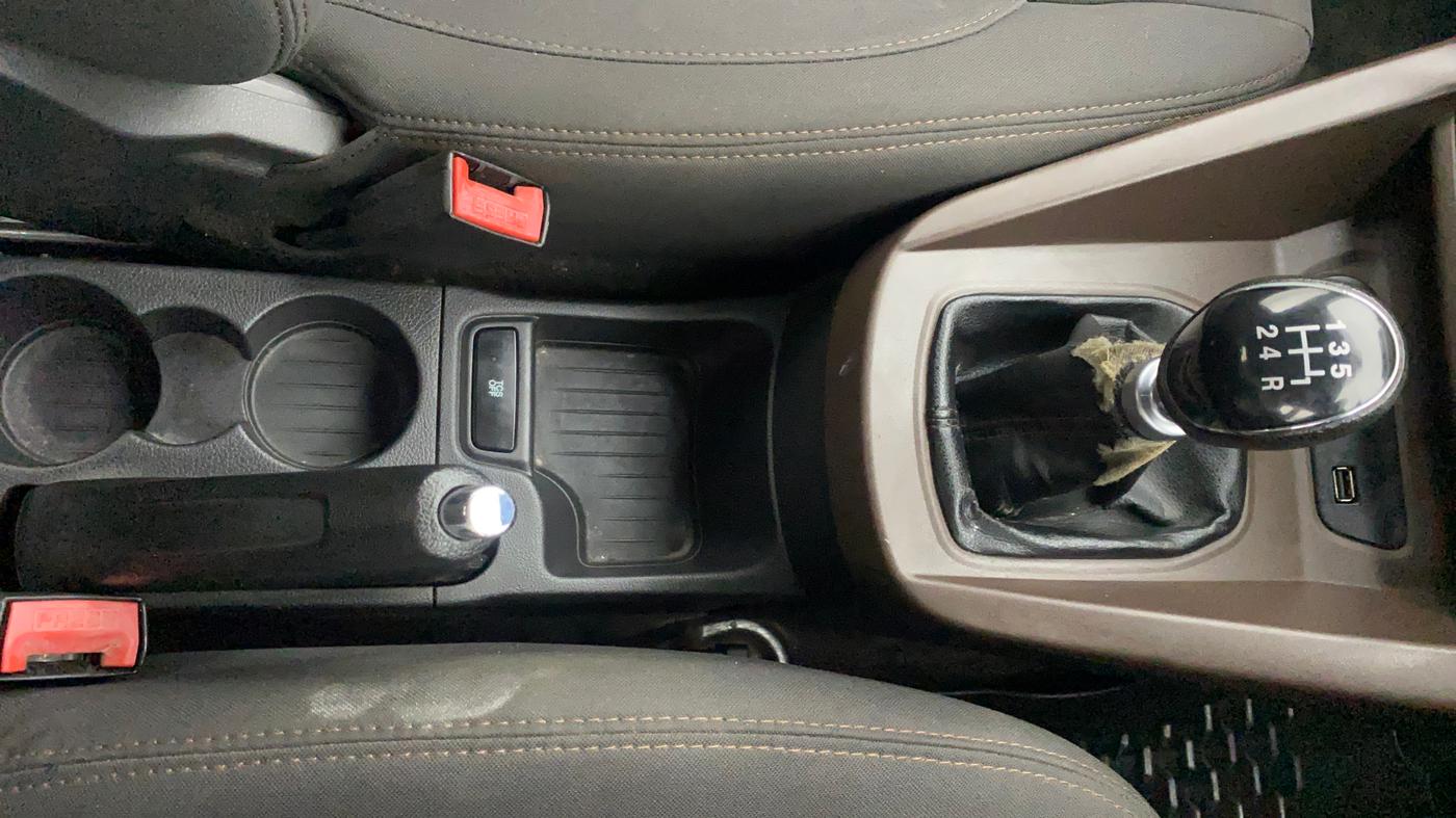 2018 Ford FREESTYLE TITANIUM 1.5 DIESEL, Diesel, Manual, 1,28,619 km, Gear Lever