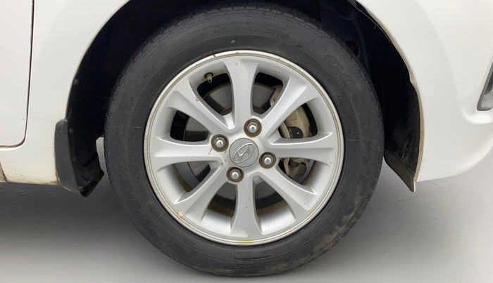 2015 Hyundai Grand i10 ASTA AT 1.2 KAPPA VTVT, Petrol, Automatic, 46,360 km, Right Front Wheel
