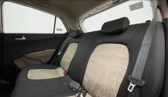 2015 Hyundai Grand i10 ASTA AT 1.2 KAPPA VTVT, Petrol, Automatic, 46,360 km, Right Side Rear Door Cabin