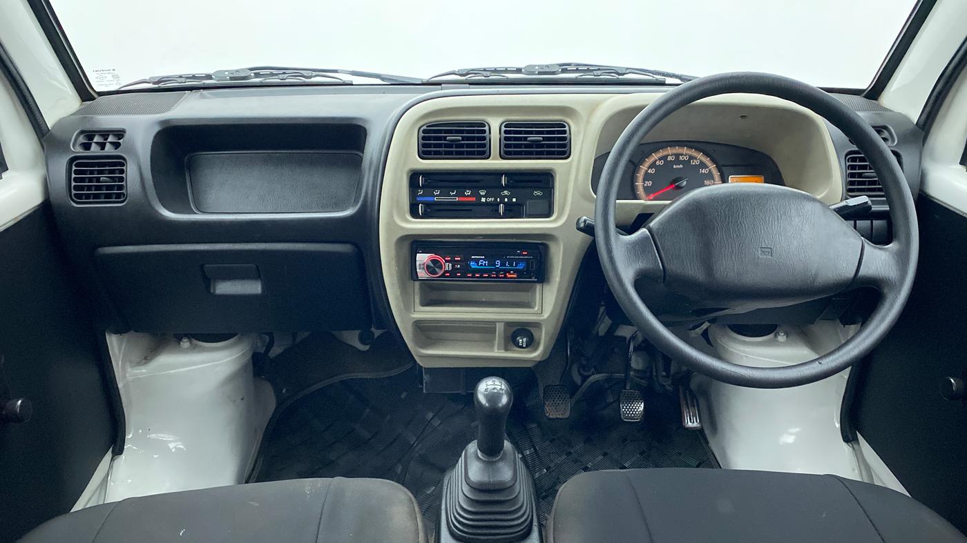 2017 Maruti Eeco 5 STR, Petrol, Manual, 14,603 km, Dashboard View