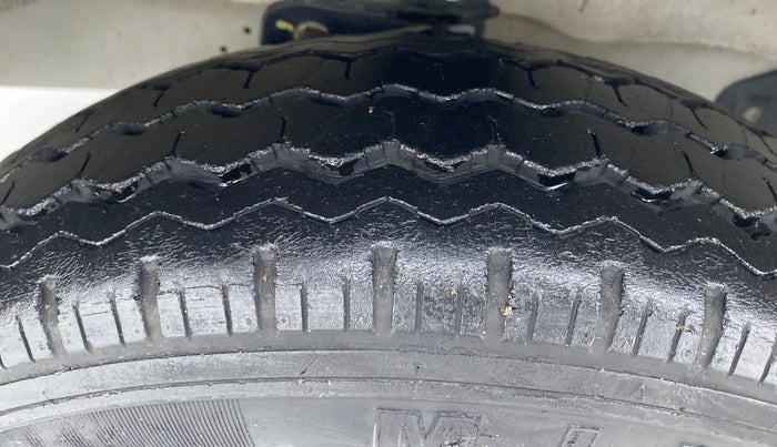 2017 Maruti Eeco 5 STR, Petrol, Manual, 14,603 km, Right Rear Tyre Tread
