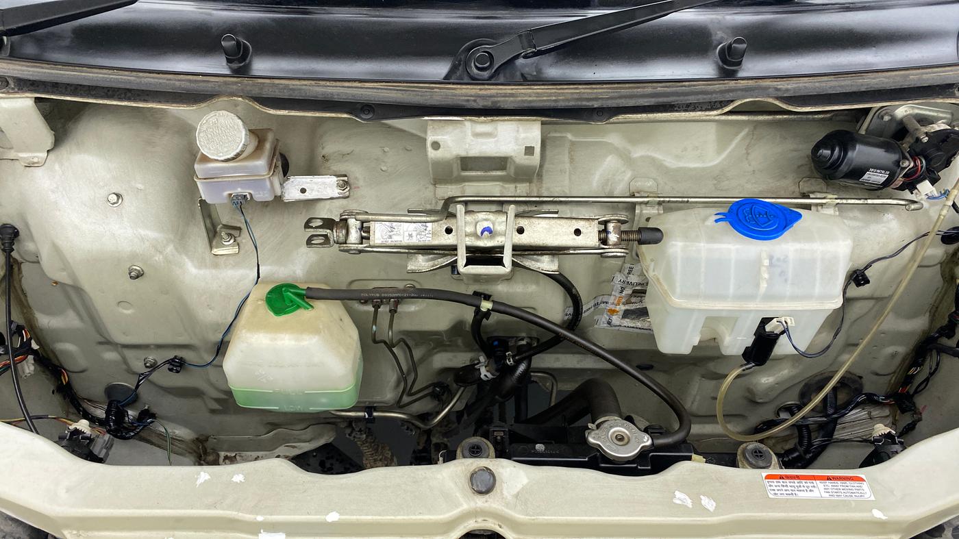 2017 Maruti Eeco 5 STR, Petrol, Manual, 14,603 km, Engine Bonet View