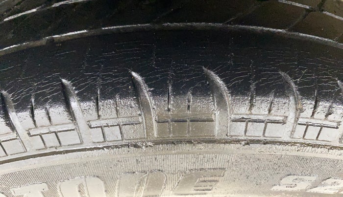 2012 Maruti Ritz VXI, Petrol, Manual, 39,303 km, Right Rear Tyre Tread