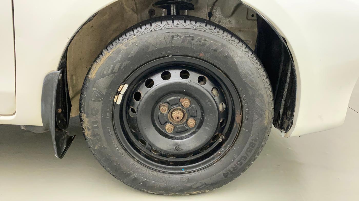 2011 Toyota Etios G SP, Petrol, Manual, 96,269 km, Right Front Wheel