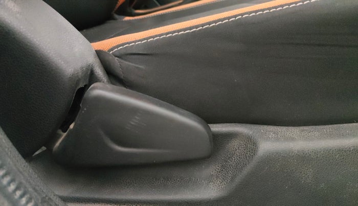 2021 Renault Kwid CLIMBER 1.0 AMT (O), Petrol, Automatic, 34,062 km, Driver Side Adjustment Panel