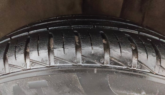 2021 Renault Kwid CLIMBER 1.0 AMT (O), Petrol, Automatic, 34,062 km, Left Rear Tyre Tread