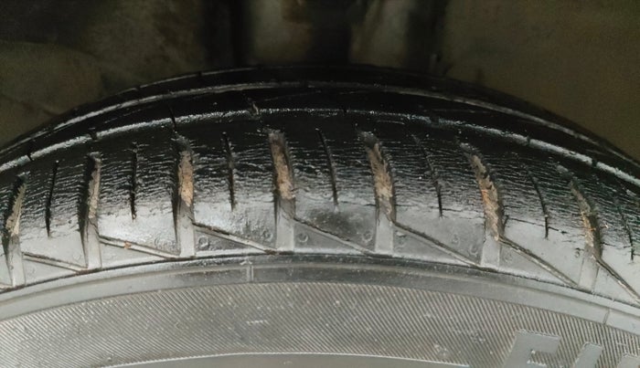 2021 Renault Kwid CLIMBER 1.0 AMT (O), Petrol, Automatic, 34,062 km, Right Front Tyre Tread