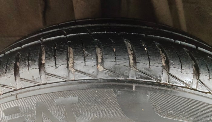 2021 Renault Kwid CLIMBER 1.0 AMT (O), Petrol, Automatic, 34,062 km, Right Rear Tyre Tread