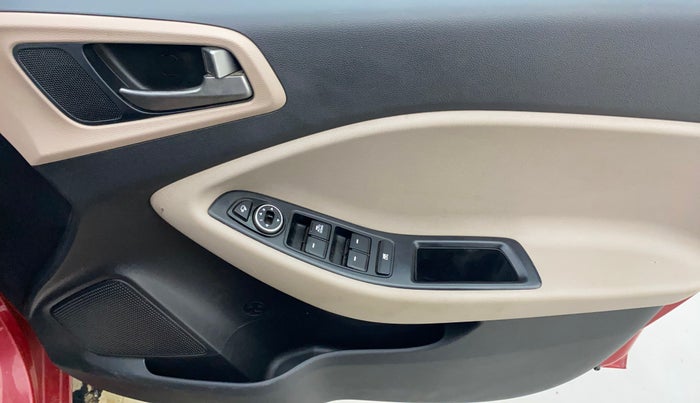 2016 Hyundai Elite i20 SPORTZ 1.2, Petrol, Manual, 54,069 km, Driver Side Door Panels Control